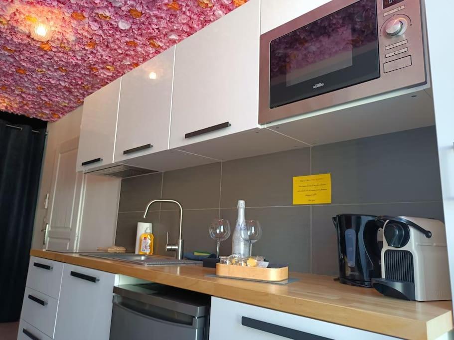 Appartement Balneo Et Sauna Prives The Red Room Могио Екстериор снимка