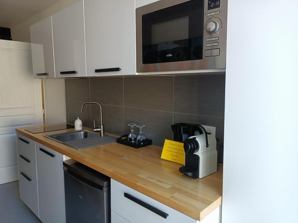 Appartement Balneo Et Sauna Prives The Red Room Могио Екстериор снимка